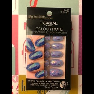 Heart of Glass L’ORÉAL Press-On Nails in dimensional Mauve colours